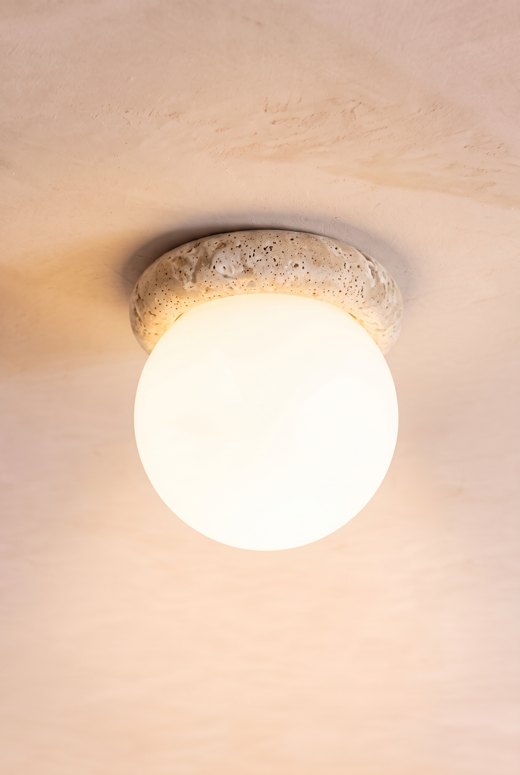 Tomi | Ronde Travertine plafondlamp