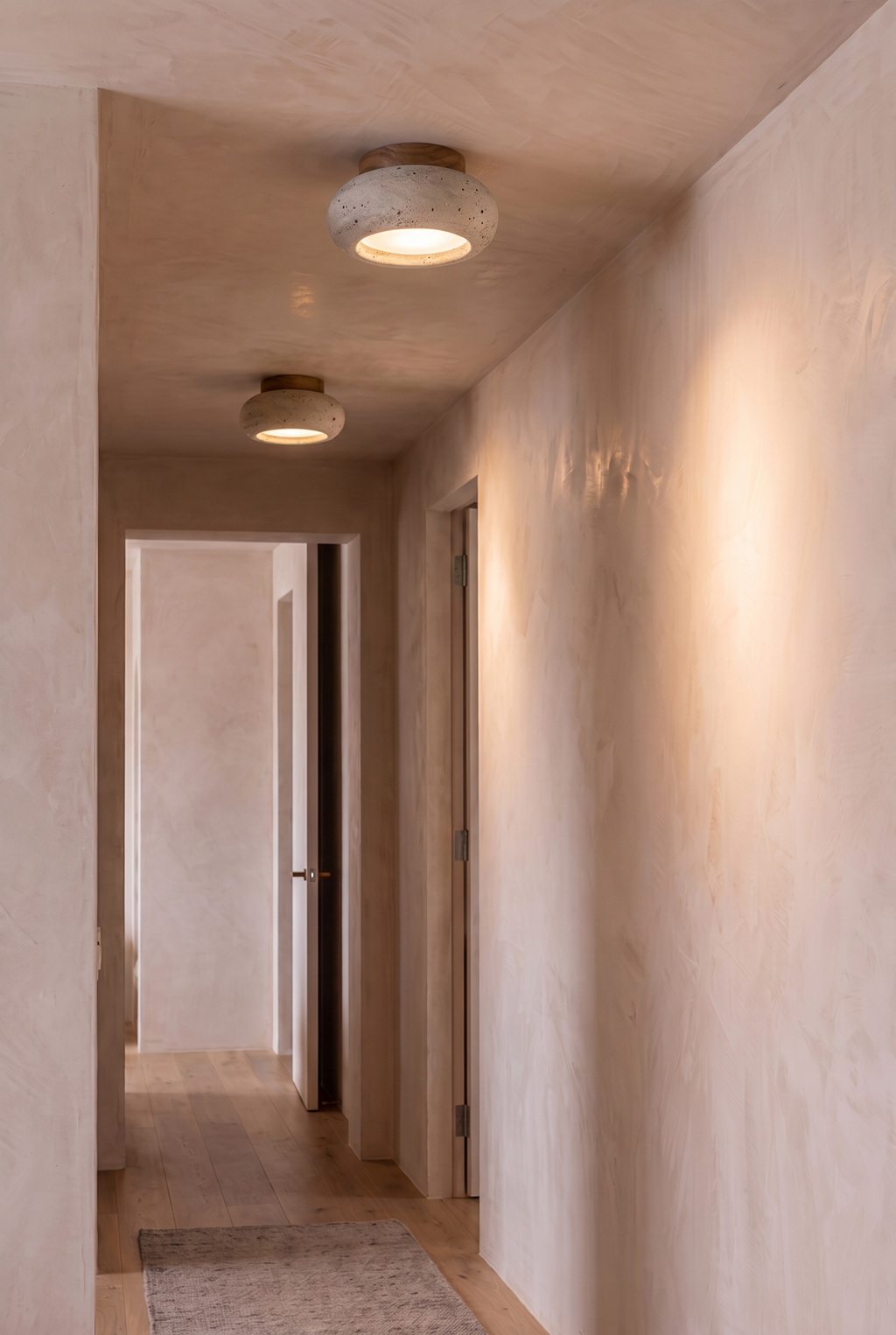 Mito | Ronde Travertine plafondlamp eiken